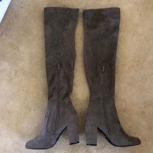 Grey boots